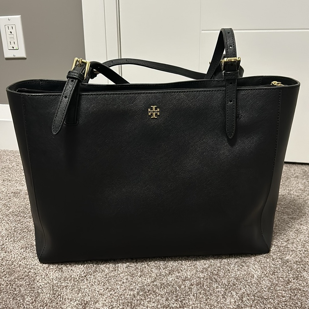 TORY BURCH York Leather Buckle Tote *black* - Picture 8 of 17